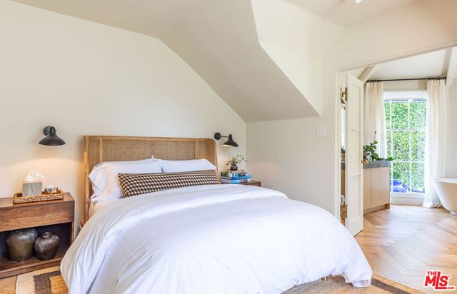 1437 Belfast Drive, Los Angeles, CA 90069