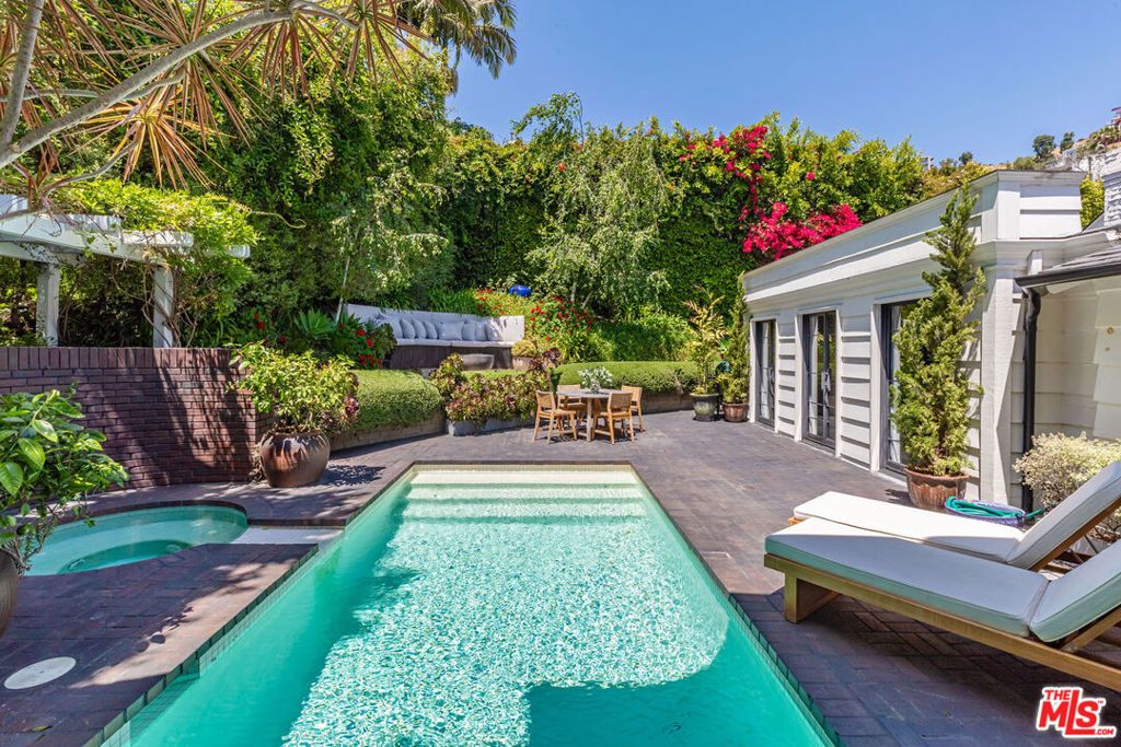 1437 Belfast Drive, Los Angeles, CA 90069