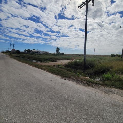 1287, 1291 & 1295 N Monkhouse Drive, Crystal Beach, TX 77650