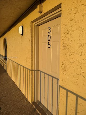 9355 SW 8th St 305, Boca Raton, FL 33428