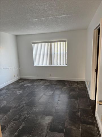 9355 SW 8th St 305, Boca Raton, FL 33428