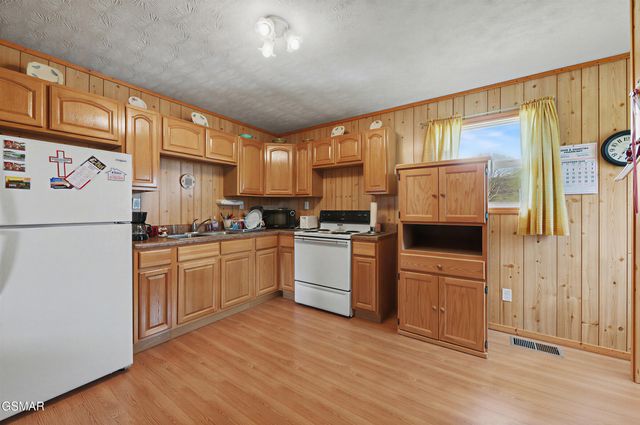 1926 Sail Way, Newport, TN 37821