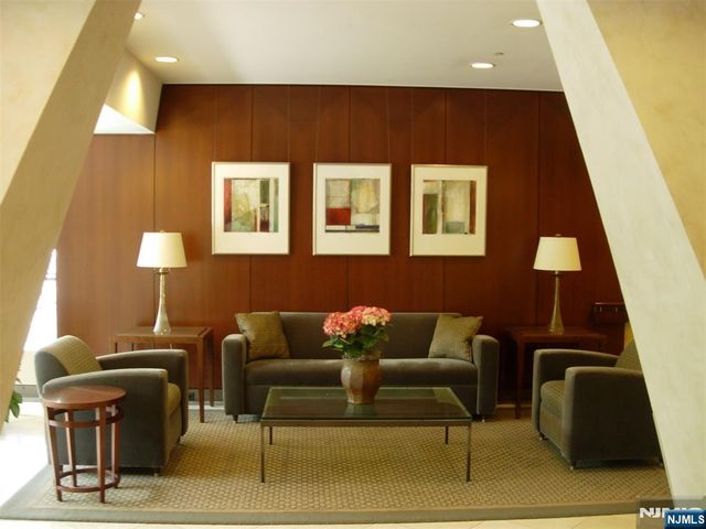 2 Horizon Road 1030, Fort Lee, NJ 07024