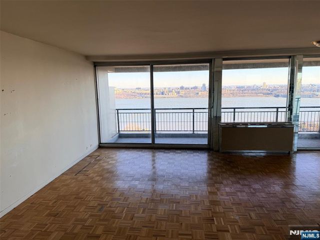 2 Horizon Road 1030, Fort Lee, NJ 07024