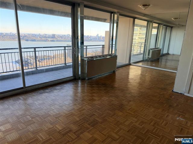 2 Horizon Road 1030, Fort Lee, NJ 07024