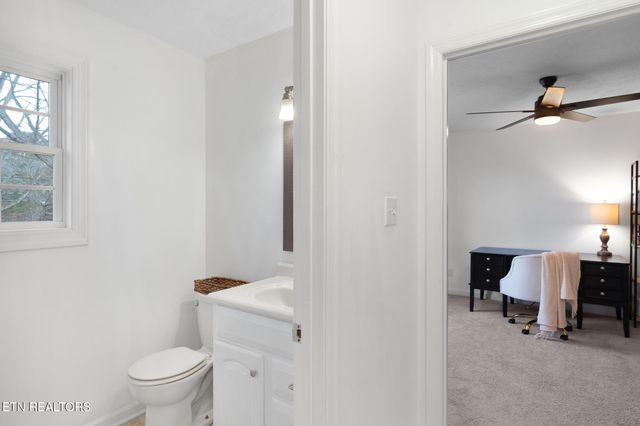 805 Tree Trunk Rd, Knoxville, TN 37934