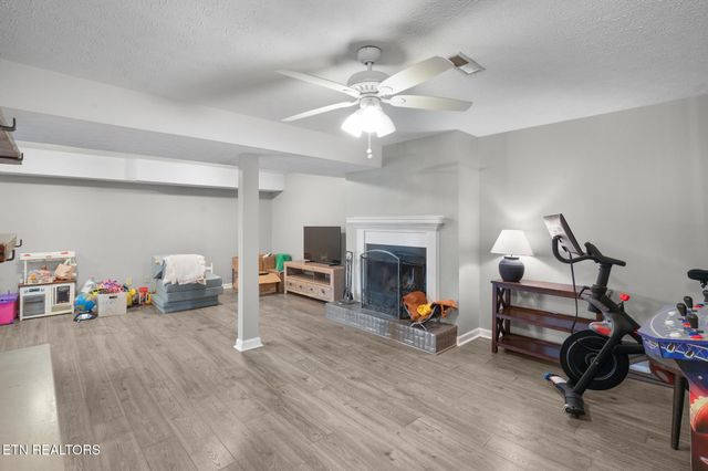 805 Tree Trunk Rd, Knoxville, TN 37934