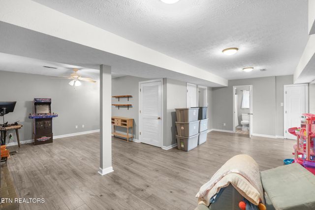 805 Tree Trunk Rd, Knoxville, TN 37934