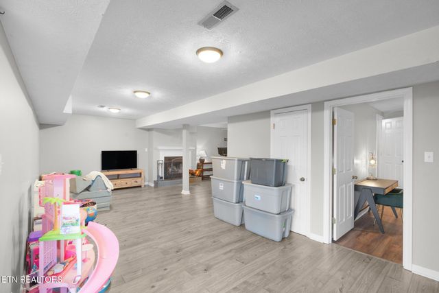 805 Tree Trunk Rd, Knoxville, TN 37934