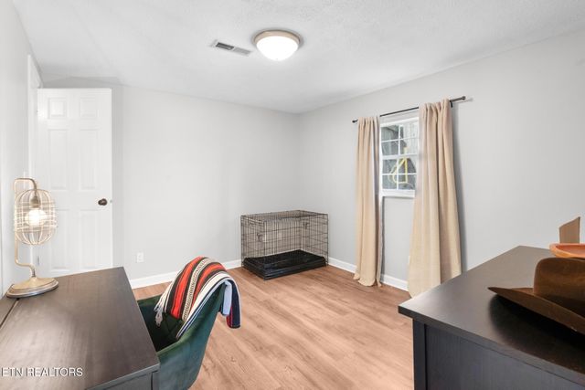 805 Tree Trunk Rd, Knoxville, TN 37934