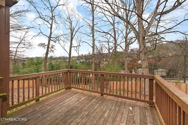 805 Tree Trunk Rd, Knoxville, TN 37934