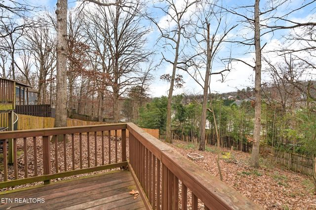 805 Tree Trunk Rd, Knoxville, TN 37934