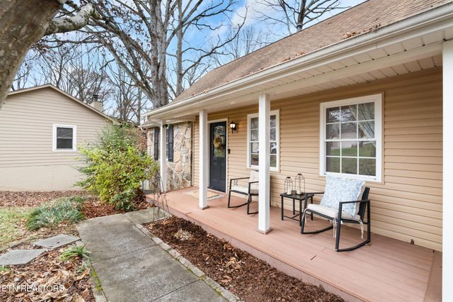 805 Tree Trunk Rd, Knoxville, TN 37934