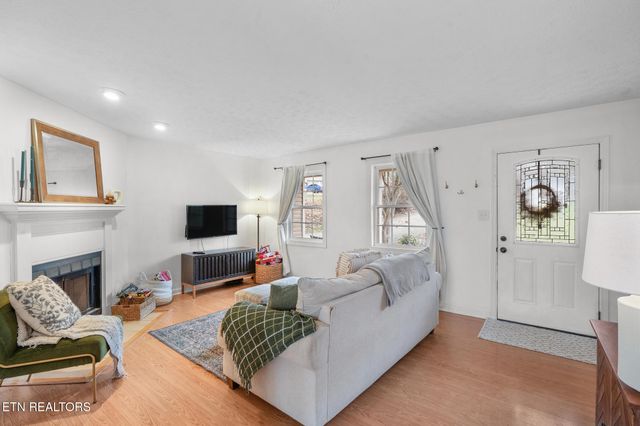 805 Tree Trunk Rd, Knoxville, TN 37934