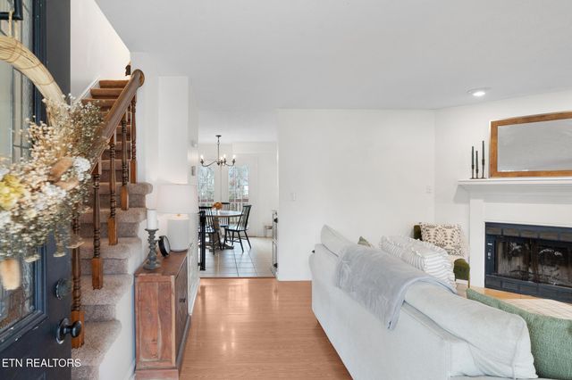 805 Tree Trunk Rd, Knoxville, TN 37934