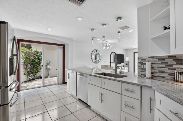 6362 Brava Way, Boca Raton, FL 33433