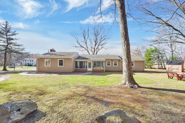 20 Old Orchard Rd, Wilbraham, MA 01095
