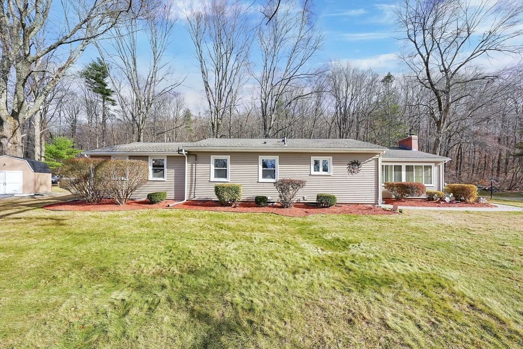 20 Old Orchard Rd, Wilbraham, MA 01095
