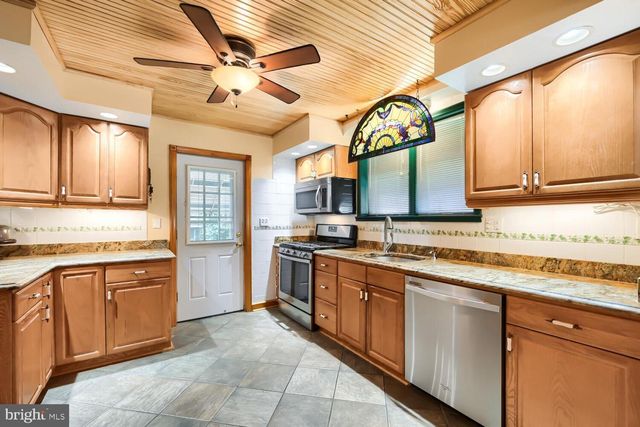 407 FRANKLIN AVE, Essex, MD 21221