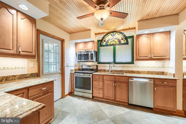 407 FRANKLIN AVE, Essex, MD 21221