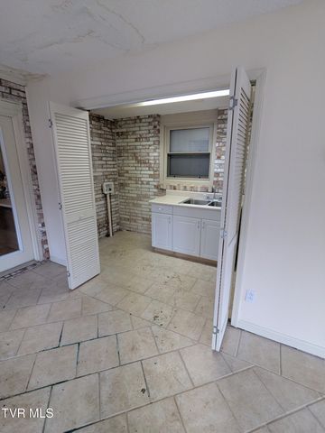 5653 Apache Drive, Kingsport, TN 37664