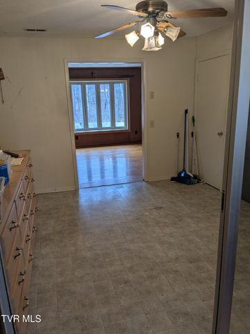 5653 Apache Drive, Kingsport, TN 37664