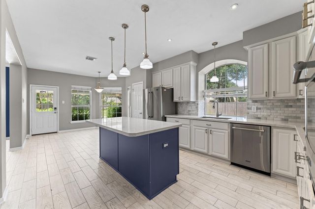 3010 Peekskill Court, Pearland, TX 77584