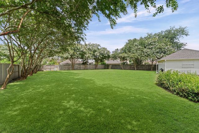 3010 Peekskill Court, Pearland, TX 77584