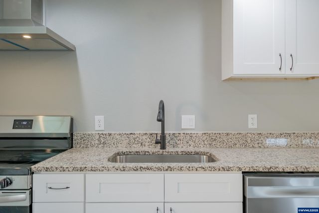 995 Fairview Av SE, Salem, OR 97302