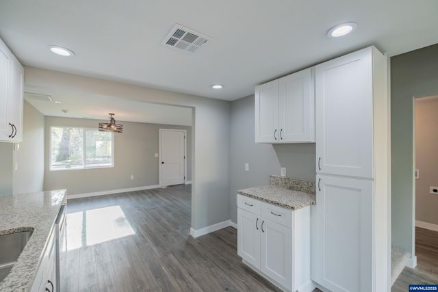 995 Fairview Av SE, Salem, OR 97302