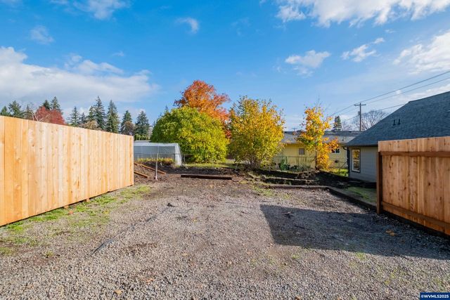 995 Fairview Av SE, Salem, OR 97302