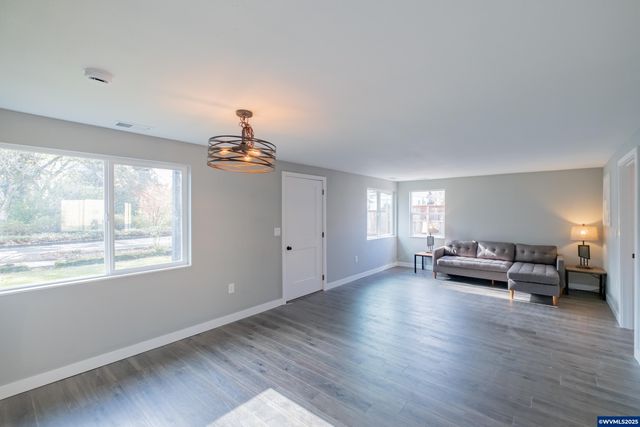 995 Fairview Av SE, Salem, OR 97302