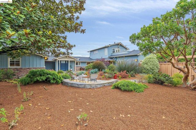 36 Kensington Ct, Kensington, CA 94707