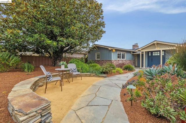 36 Kensington Ct, Kensington, CA 94707