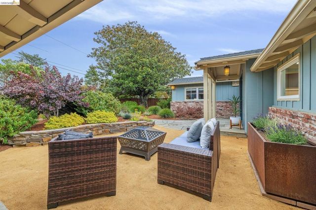 36 Kensington Ct, Kensington, CA 94707