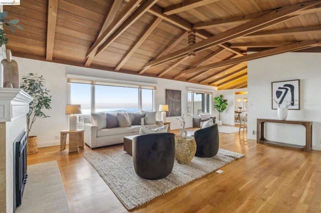 36 Kensington Ct, Kensington, CA 94707