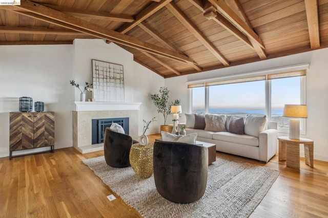36 Kensington Ct, Kensington, CA 94707