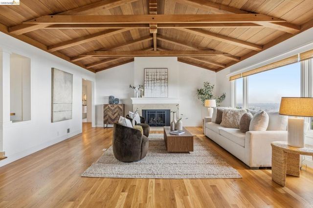 36 Kensington Ct, Kensington, CA 94707