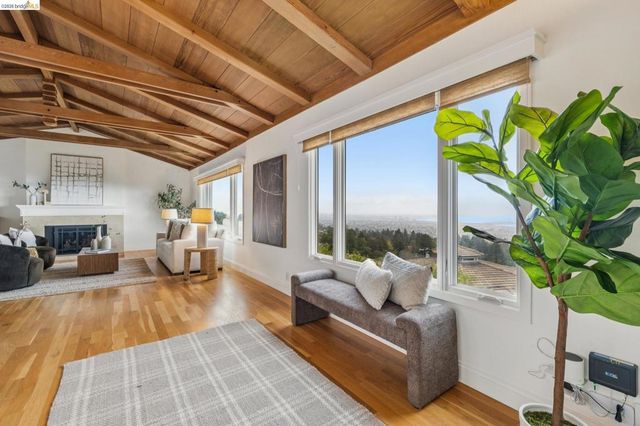 36 Kensington Ct, Kensington, CA 94707