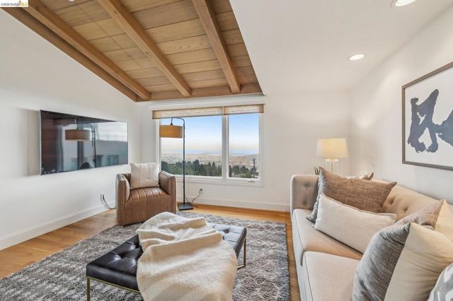 36 Kensington Ct, Kensington, CA 94707