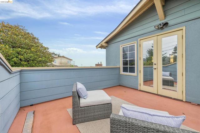 36 Kensington Ct, Kensington, CA 94707