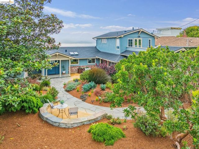 36 Kensington Ct, Kensington, CA 94707