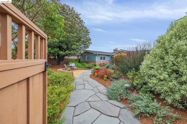36 Kensington Ct, Kensington, CA 94707