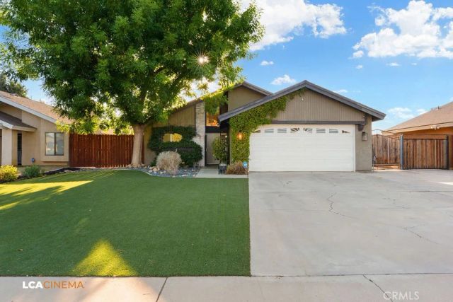 3813 Rockcastle, Bakersfield, CA 93309
