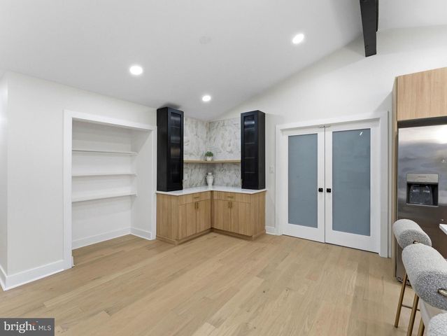 153 PEBBLEBROOK LN, Mount Laurel, NJ 08054