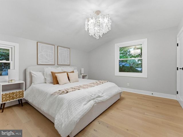 153 PEBBLEBROOK LN, Mount Laurel, NJ 08054