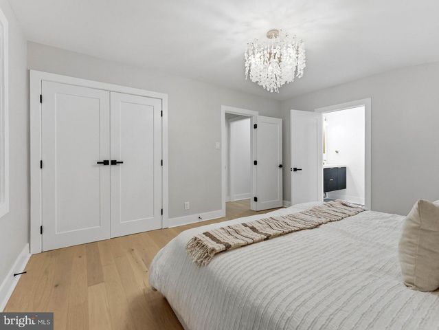 153 PEBBLEBROOK LN, Mount Laurel, NJ 08054