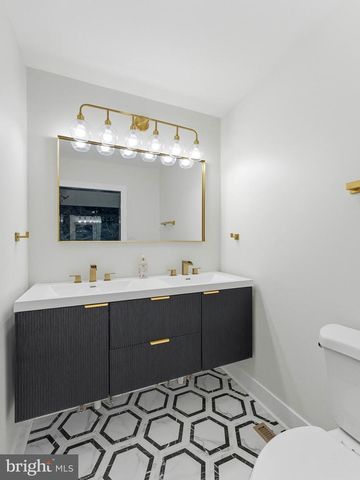 153 PEBBLEBROOK LN, Mount Laurel, NJ 08054