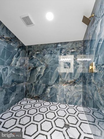 153 PEBBLEBROOK LN, Mount Laurel, NJ 08054