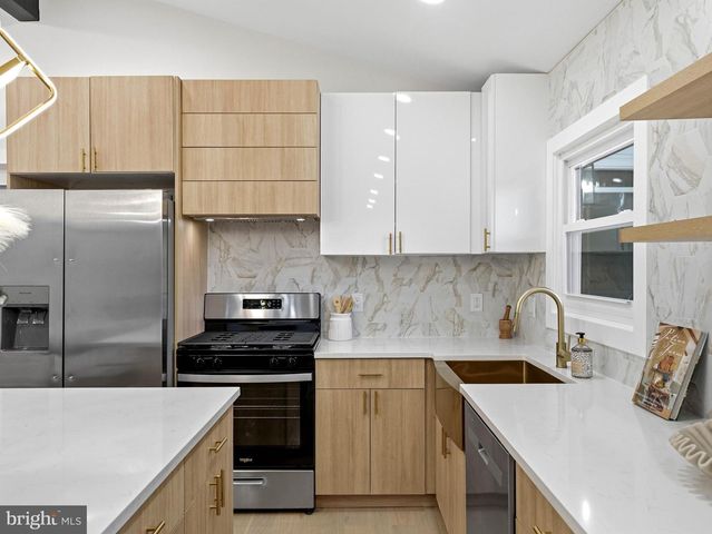 153 PEBBLEBROOK LN, Mount Laurel, NJ 08054